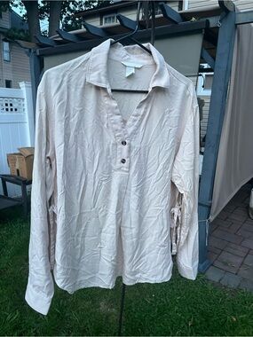 H & M mama maternity Light Beige Long-Sleeve Popover Shirt size medium